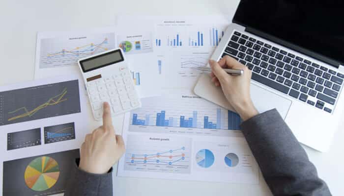 How TransUnion Helps Businesses Manage Credit and Financial Risk - finsurancebiz - Finsurancebiz TransUnion Credit Risk Management showing data-driven financial analysis with charts, reports, and analytics used for business risk assessment